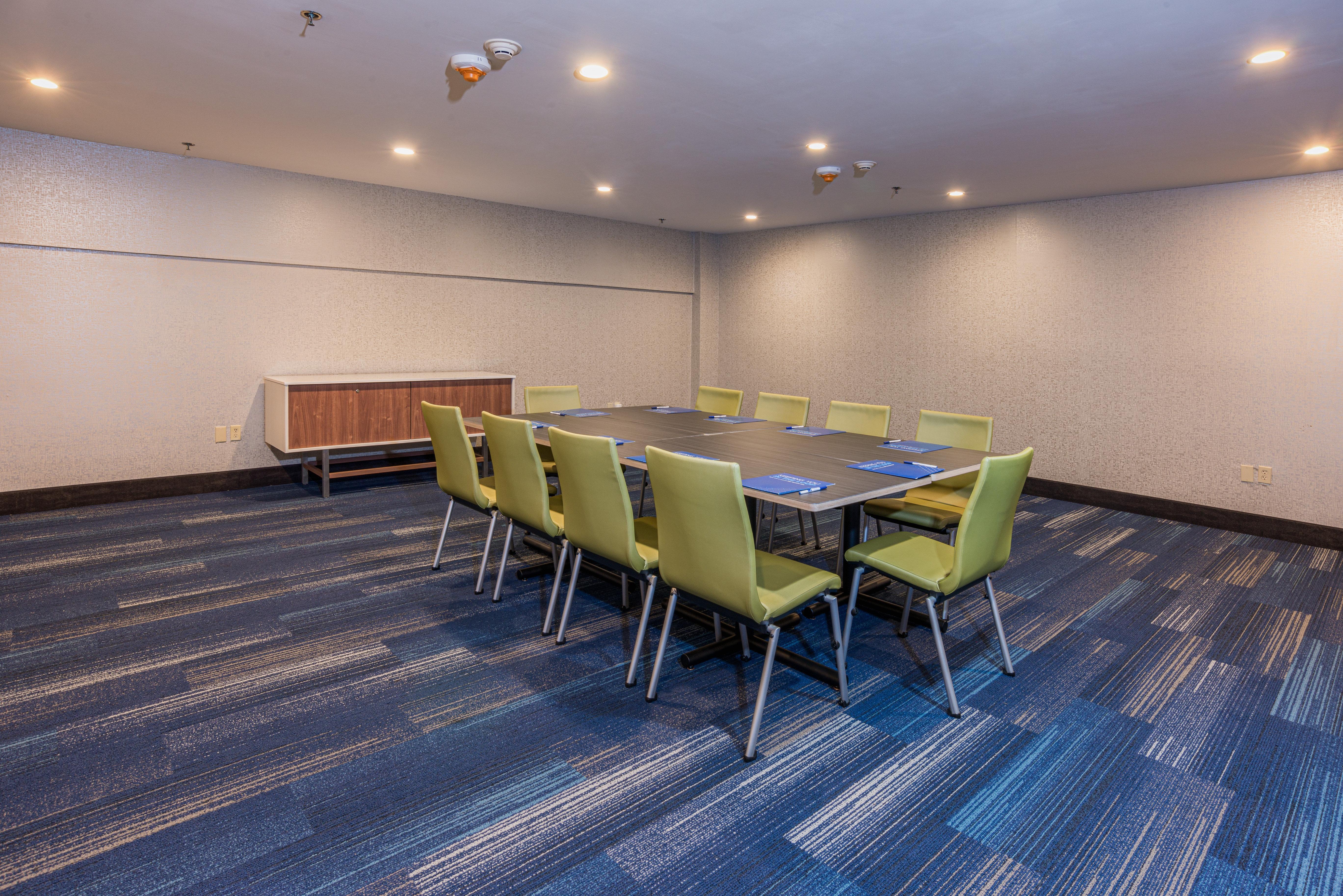 Holiday Inn Express Hotel & Suites Swansea By Ihg Екстериор снимка
