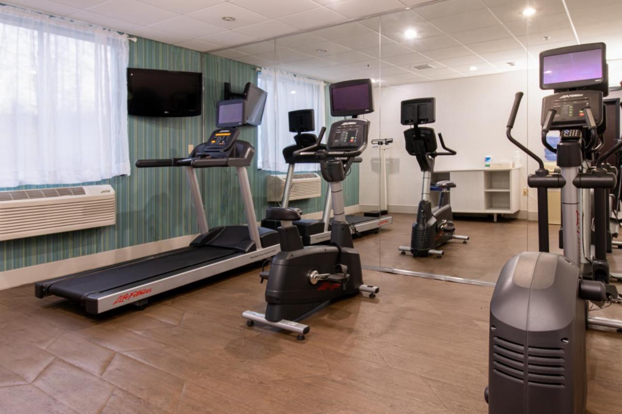 Holiday Inn Express Hotel & Suites Swansea By Ihg Екстериор снимка