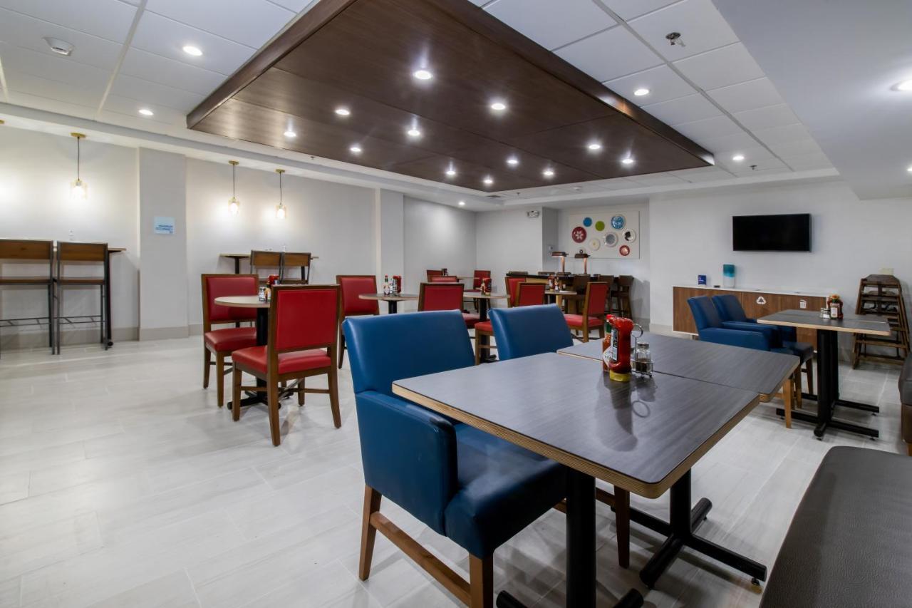Holiday Inn Express Hotel & Suites Swansea By Ihg Екстериор снимка