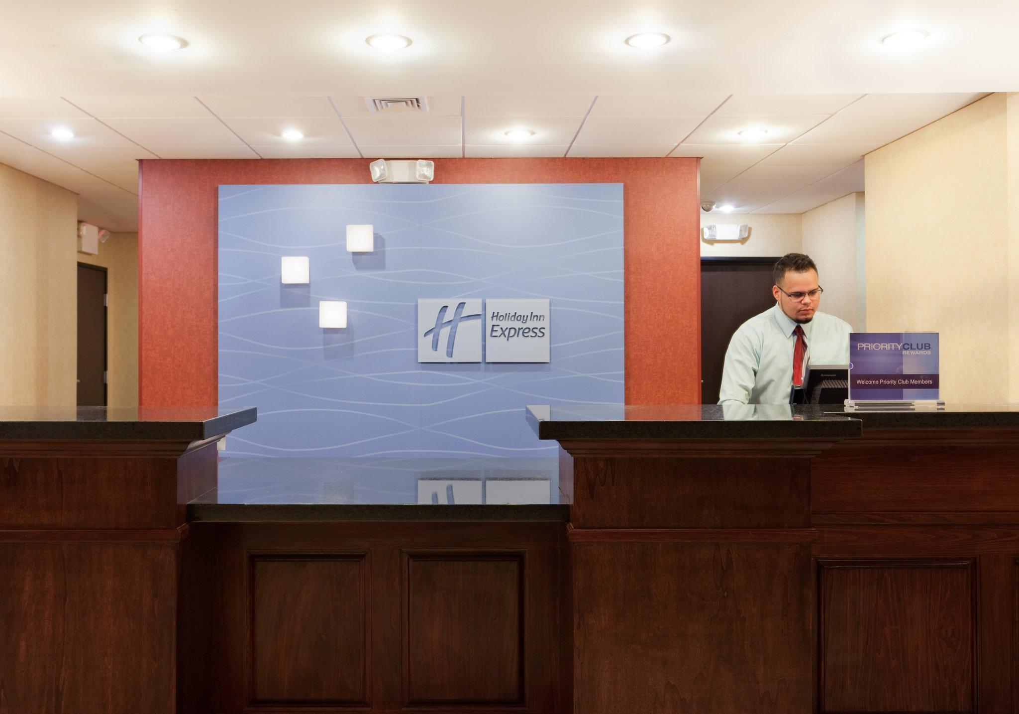 Holiday Inn Express Hotel & Suites Swansea By Ihg Екстериор снимка